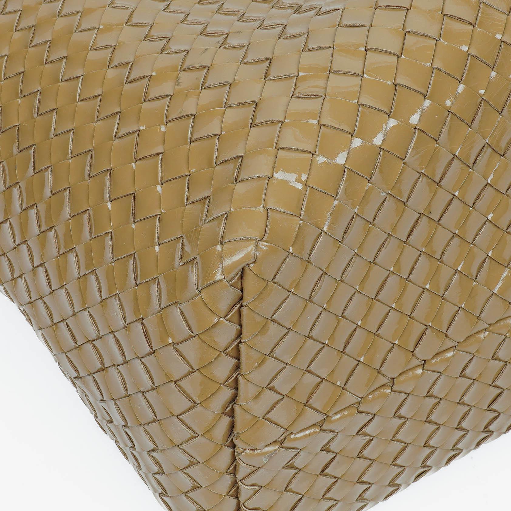 Bottega Veneta Cabat Tote Bag aus Intrecciato-Lackleder