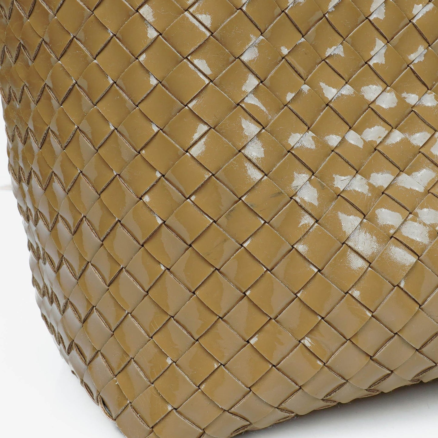 Bottega Veneta Cabat Tote Bag aus Intrecciato-Lackleder