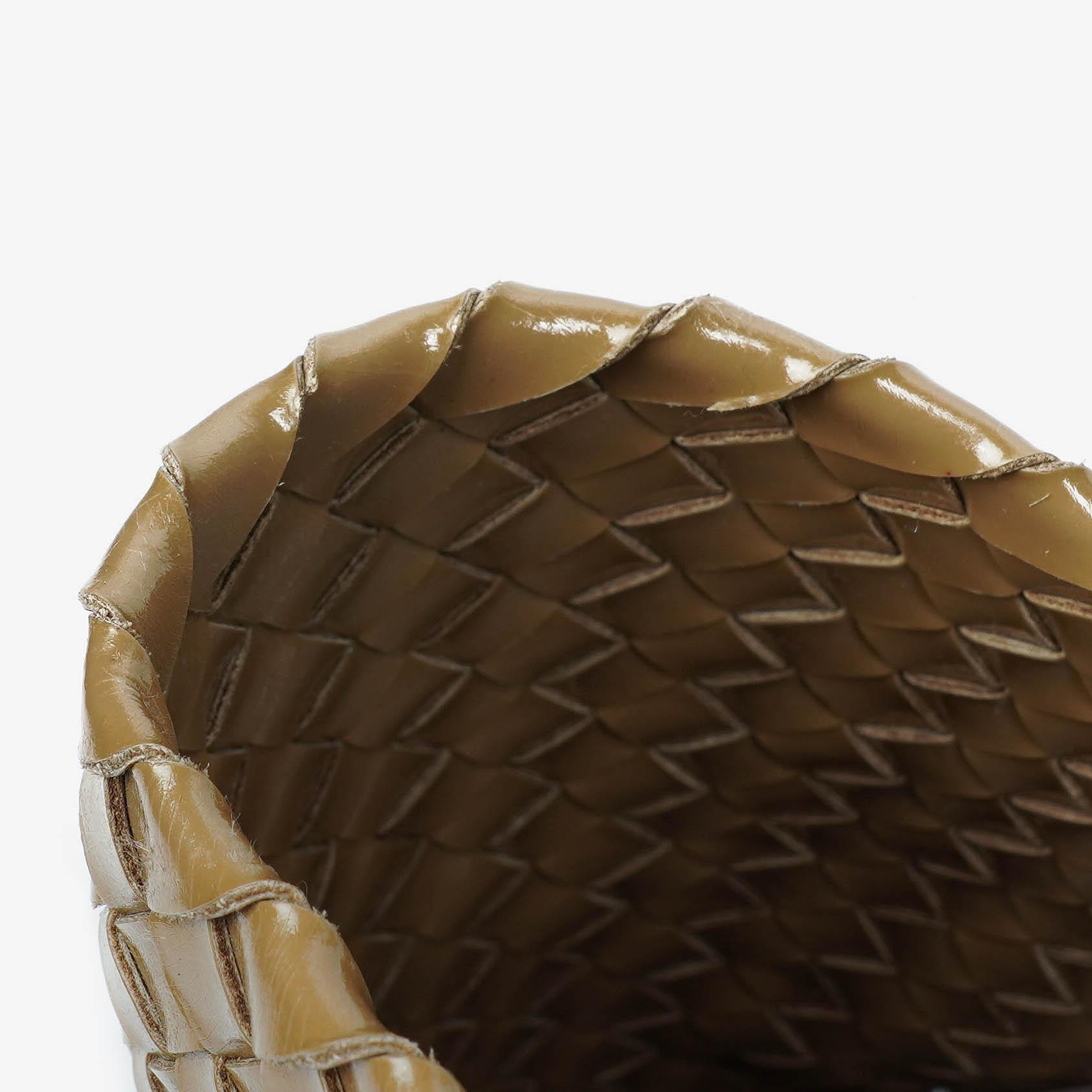 Bottega Veneta Cabat Tote Bag aus Intrecciato-Lackleder