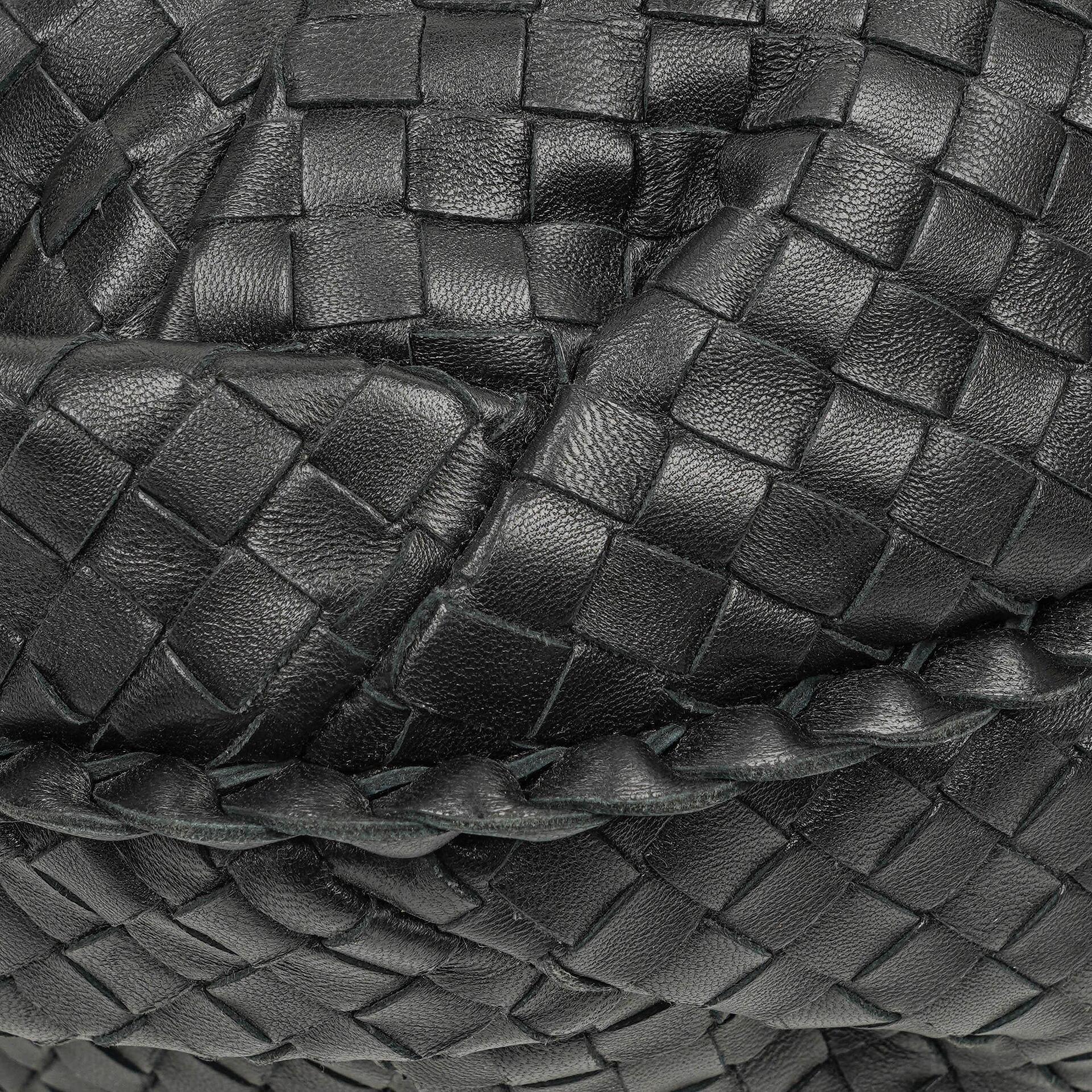 Bottega Veneta Große Belly Veneta Hobo-Tasche aus schwarzem Intrecciato-Nappaleder