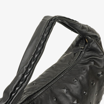 Bottega Veneta Maxi Hobo-Tasche aus schwarzem Nappa mit Nieten