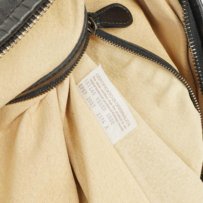 Bottega Veneta Maxi Hobo-Tasche aus schwarzem Nappa mit Nieten