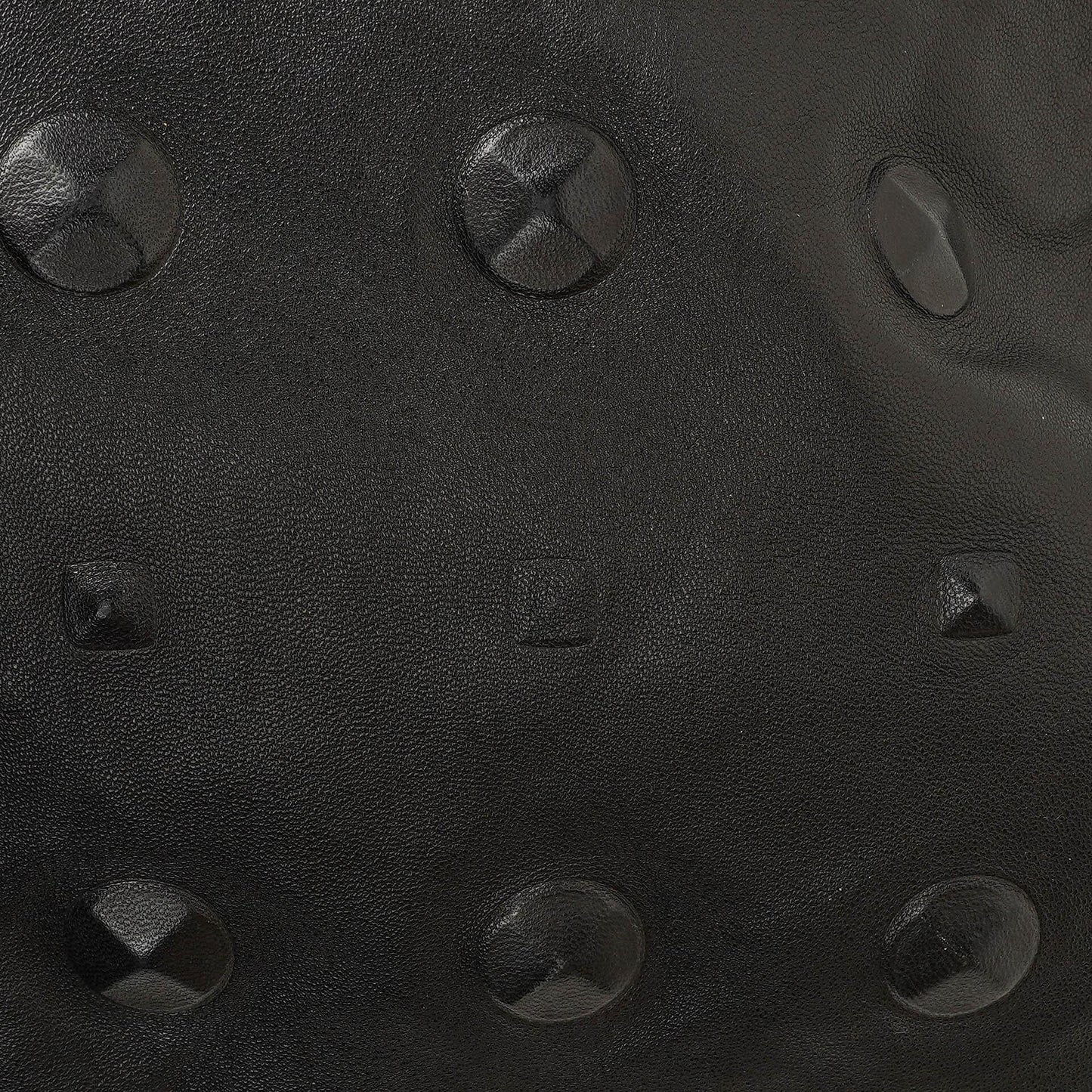 Bottega Veneta Maxi Hobo-Tasche aus schwarzem Nappa mit Nieten