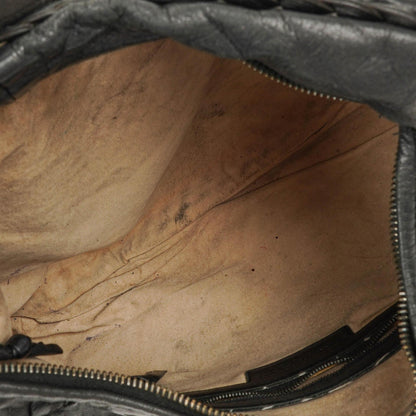 Bottega Veneta mittelgroße Hobo-Tasche aus schwarzem Nappaleder mit Nieten