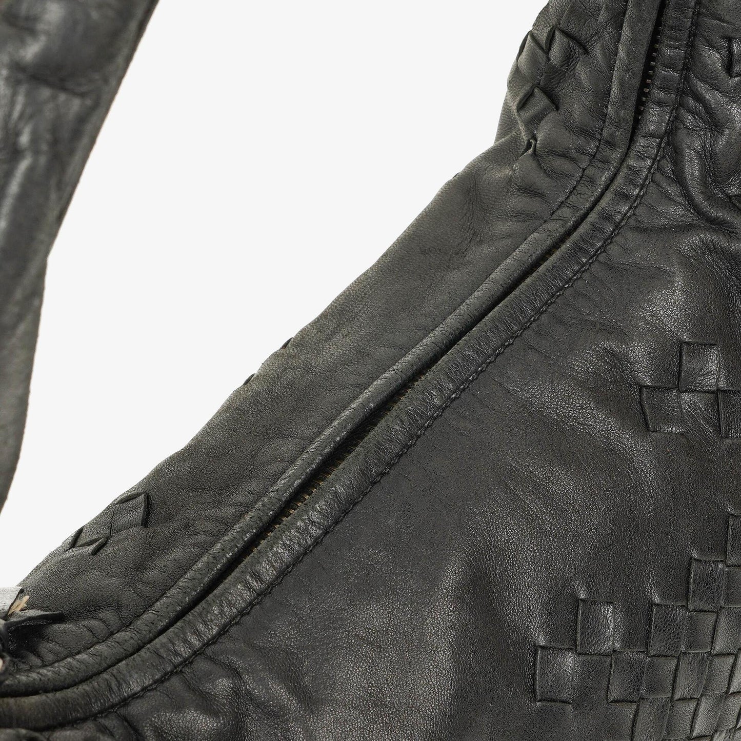 Bottega Veneta mittelgroße Hobo-Tasche aus schwarzem Nappaleder mit Nieten