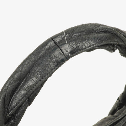 Bottega Veneta mittelgroße Hobo-Tasche aus schwarzem Nappaleder mit Nieten