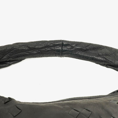 Bottega Veneta mittelgroße Hobo-Tasche aus schwarzem Nappaleder mit Nieten