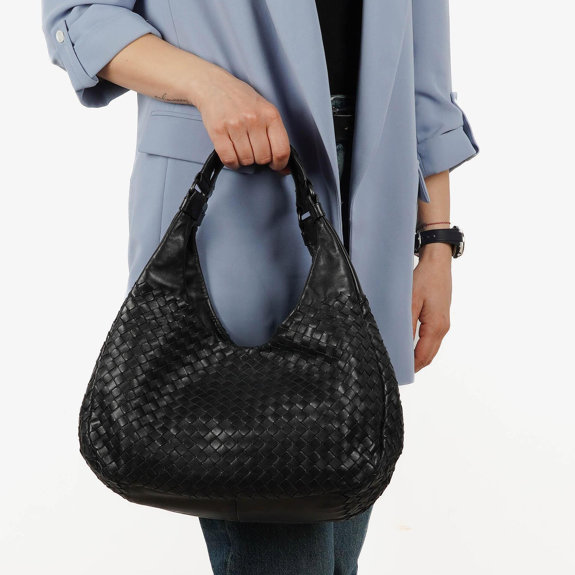 Bottega Veneta mittelgroße Campana Hobo Tasche aus schwarzem Nappa Intrecciato