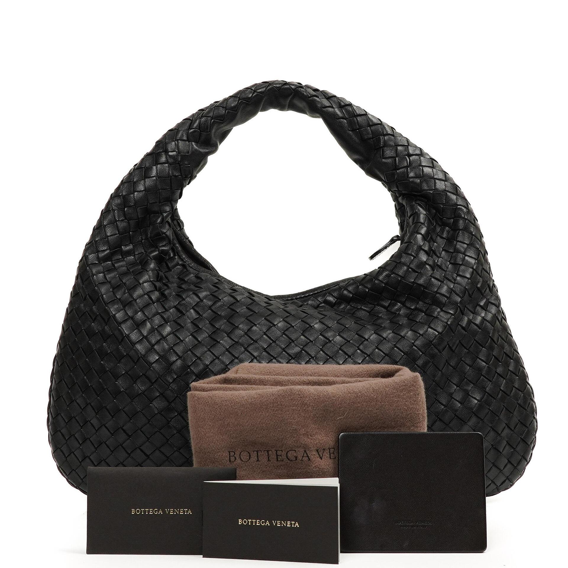 Bottega Veneta Medium Veneta Schwarzes Nappa Intrecciato Hobo Bag