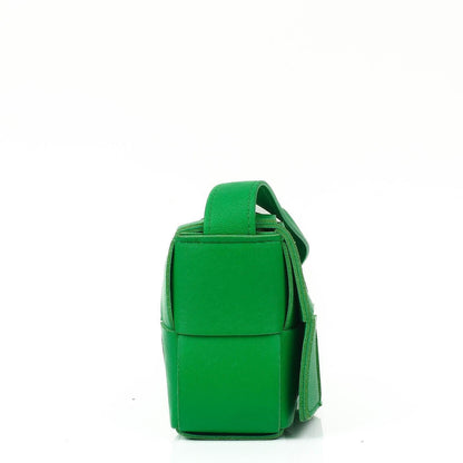 Bottega Veneta Mini Cassette Papagei Maxi Intrecciato Leder Umhängetasche