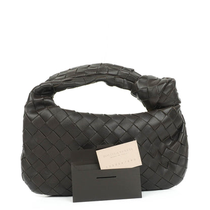 Bottega Veneta Mini Jodie Handtasche mit Henkel in Braun