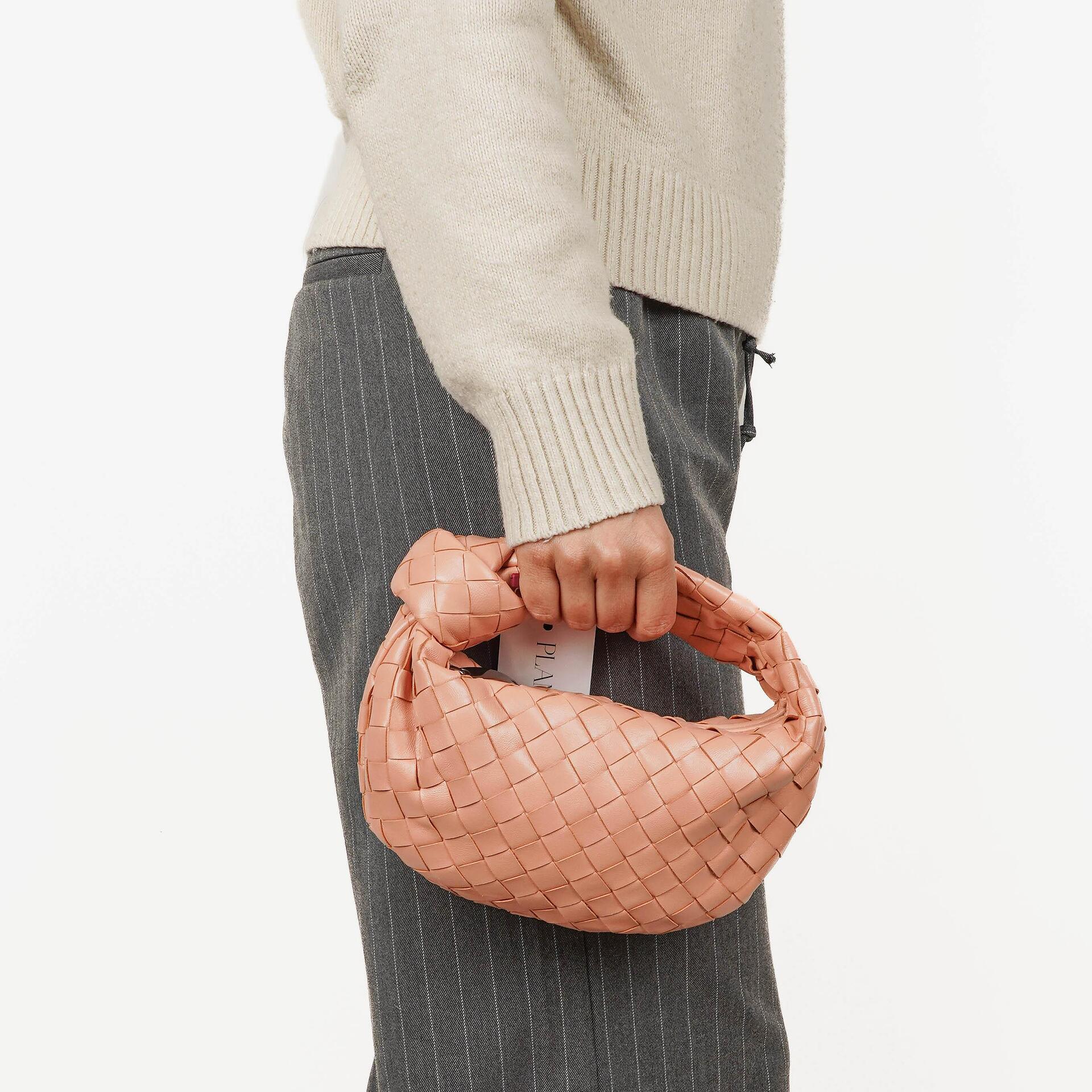 Bottega Veneta Mini Jodie Tasche aus pfirsichfarbenem Nappa Intrecciato