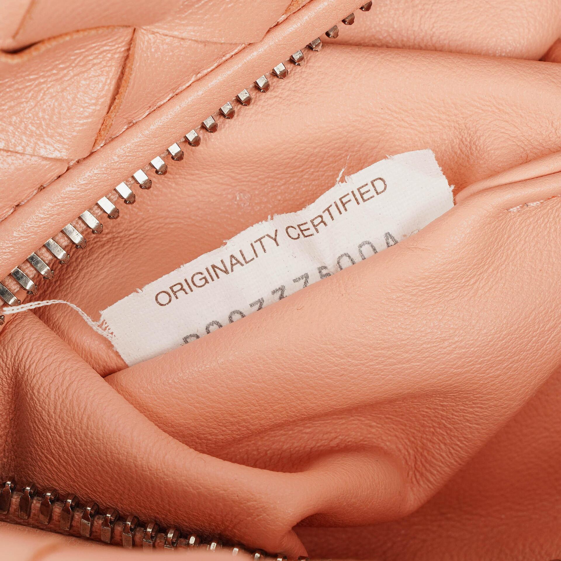 Bottega Veneta Mini Jodie Tasche aus pfirsichfarbenem Nappa Intrecciato