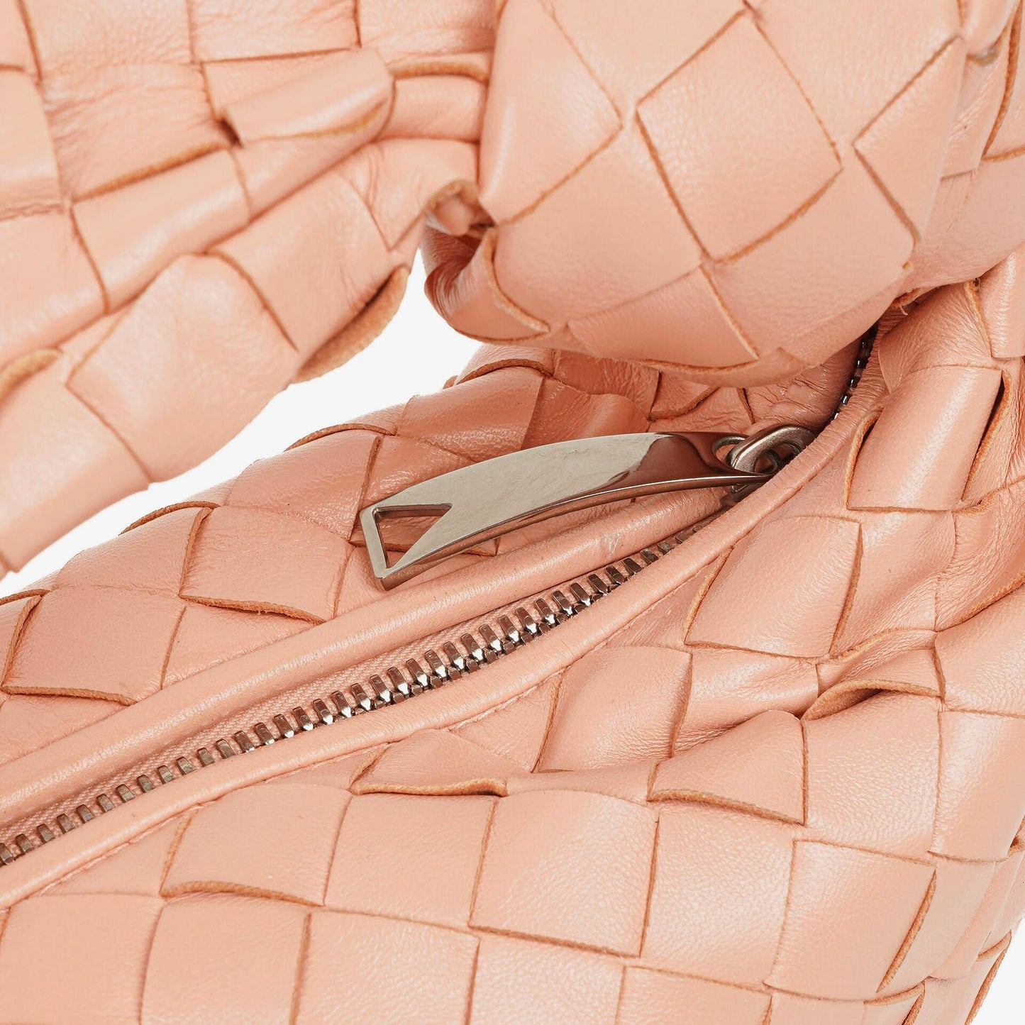 Bottega Veneta Mini Jodie Tasche aus pfirsichfarbenem Nappa Intrecciato