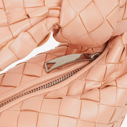 Bottega Veneta Mini Jodie Tasche aus pfirsichfarbenem Nappa Intrecciato