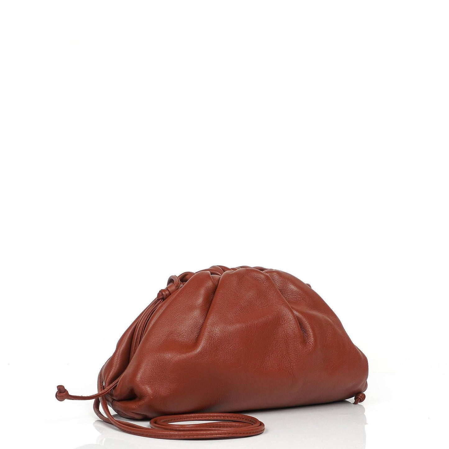 Bottega Veneta Mini Pouch mit Riemen aus braunem Kalbsleder