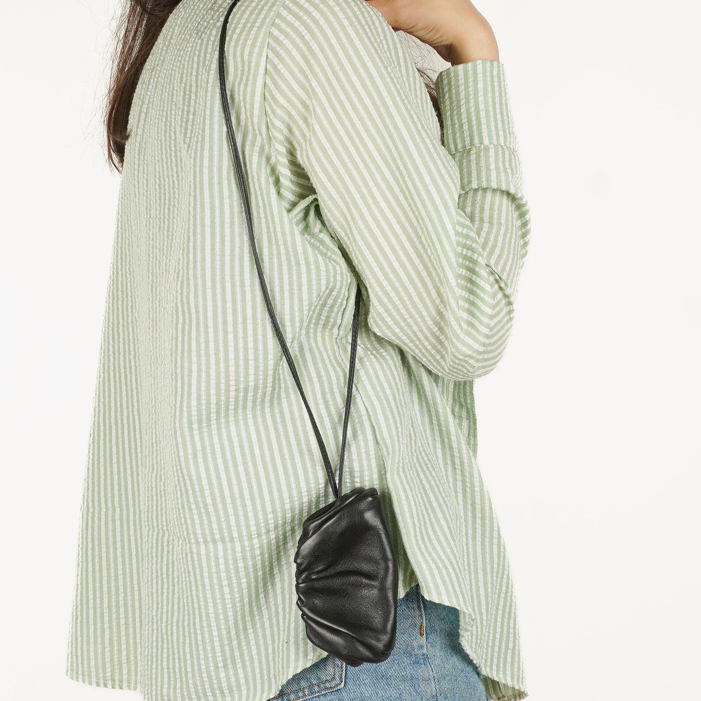 Bottega Veneta Nano Pouch mit Riemen aus schwarzem Kalbsleder