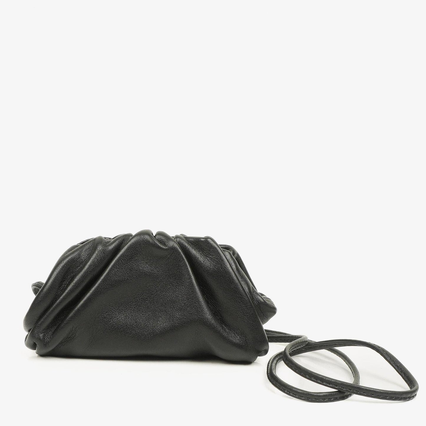 Bottega Veneta Nano Pouch mit Riemen aus schwarzem Kalbsleder