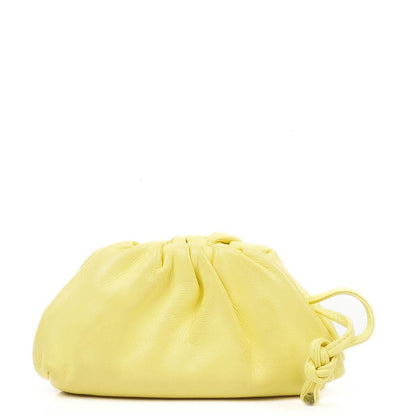 Bottega Veneta Nano Pouch mit Riemen aus gelbem Kalbsleder