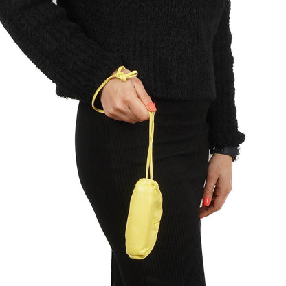 Bottega Veneta Nano Pouch mit Riemen aus gelbem Kalbsleder