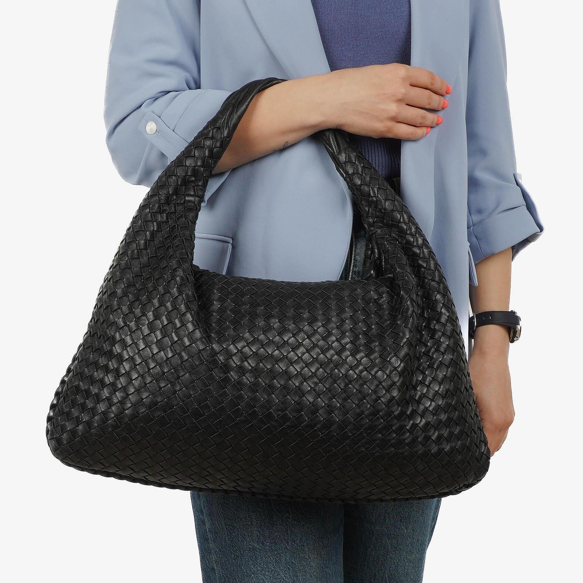 Bottega Veneta Veneta Hobo-Tasche Large aus schwarzem Nappa Intrecciato