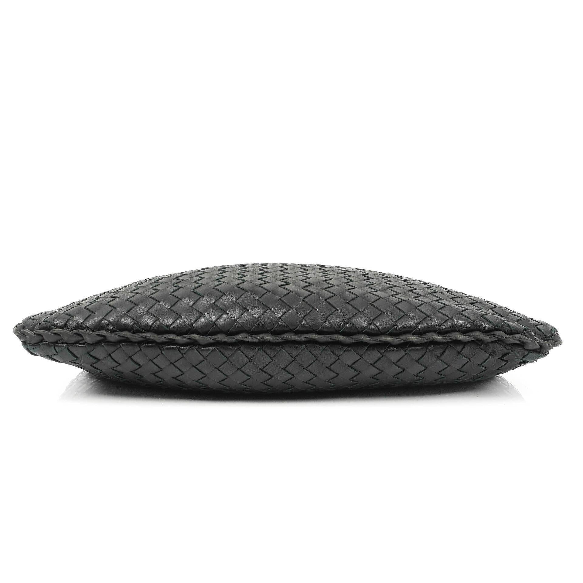 Bottega Veneta Medium Veneta Hobo Bag aus schwarzem Nappa Intrecciato