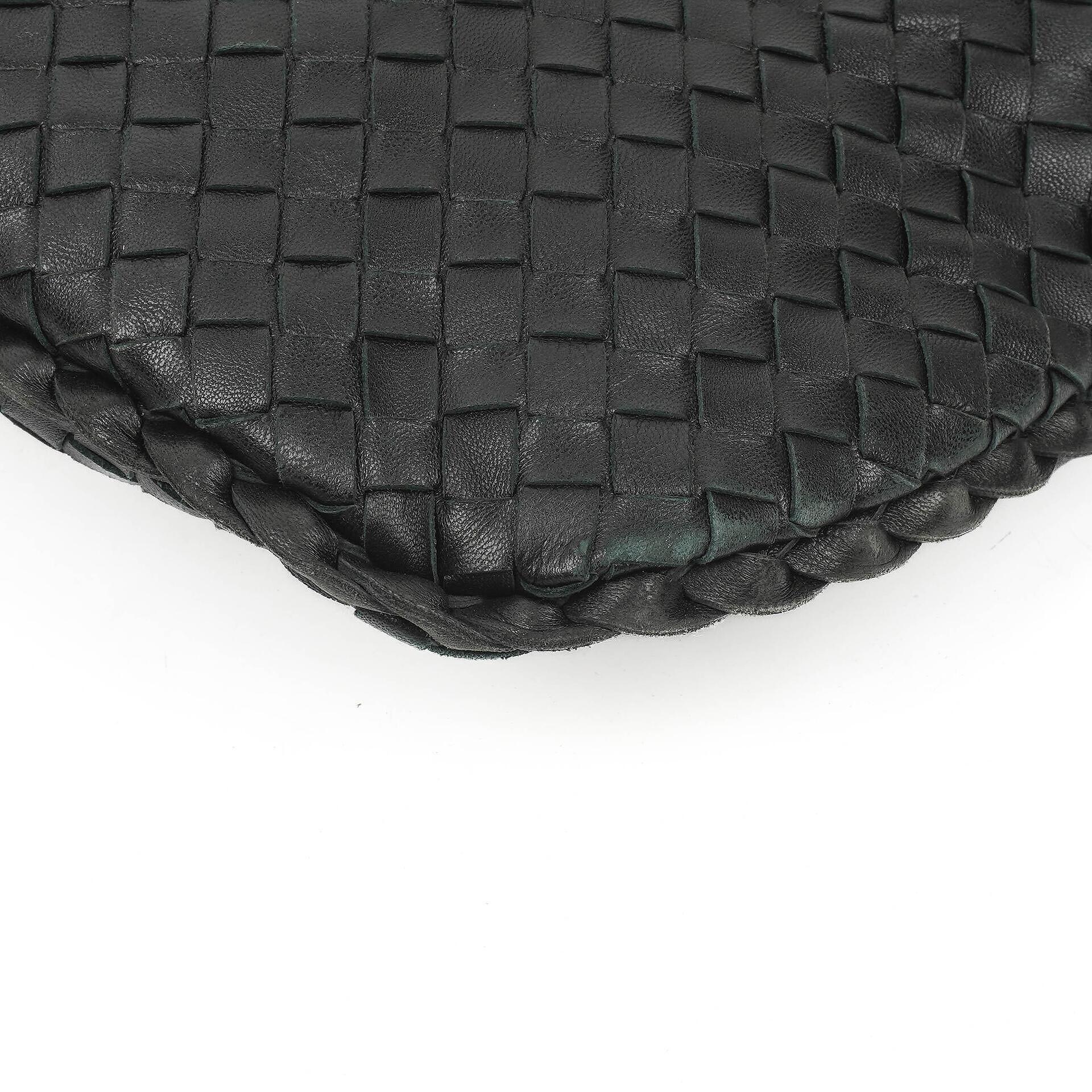 Bottega Veneta Medium Veneta Hobo Bag aus schwarzem Nappa Intrecciato