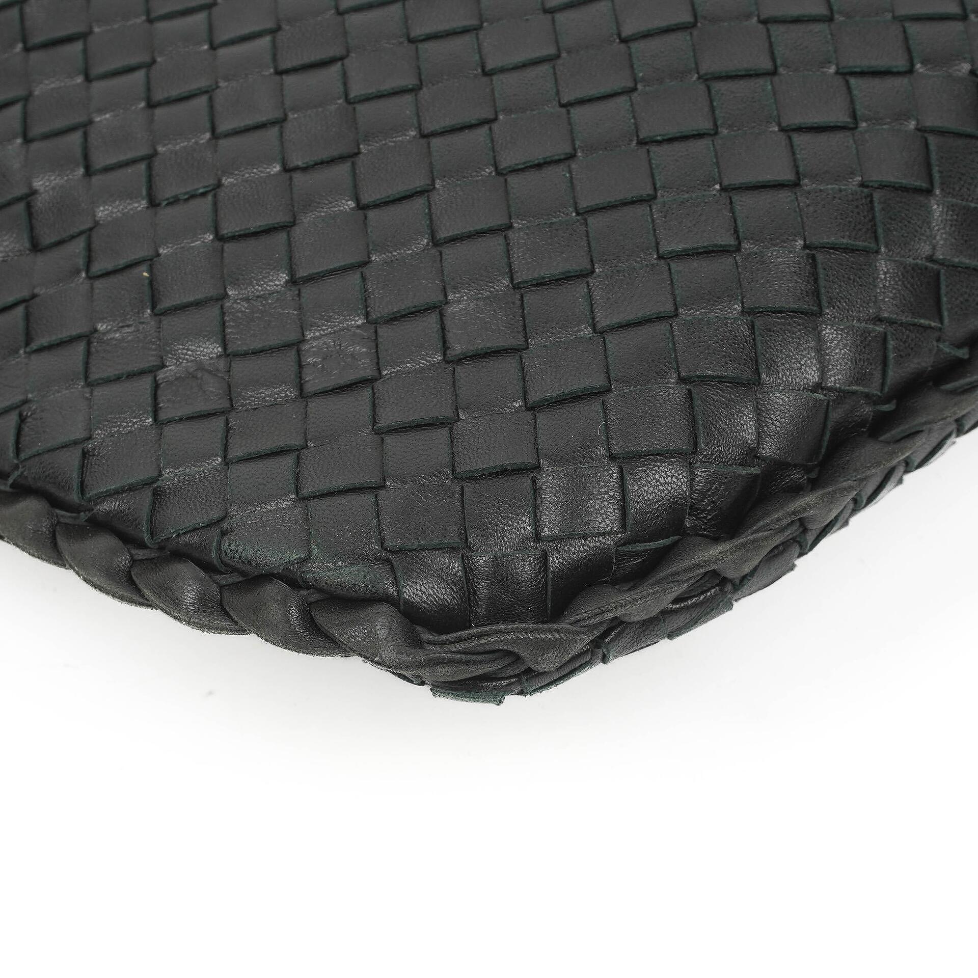Bottega Veneta Medium Veneta Hobo Bag aus schwarzem Nappa Intrecciato
