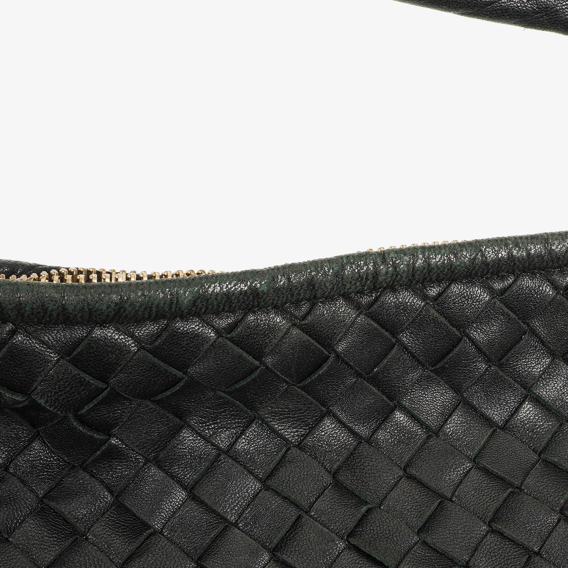 Bottega Veneta Medium Veneta Hobo Bag aus schwarzem Nappa Intrecciato