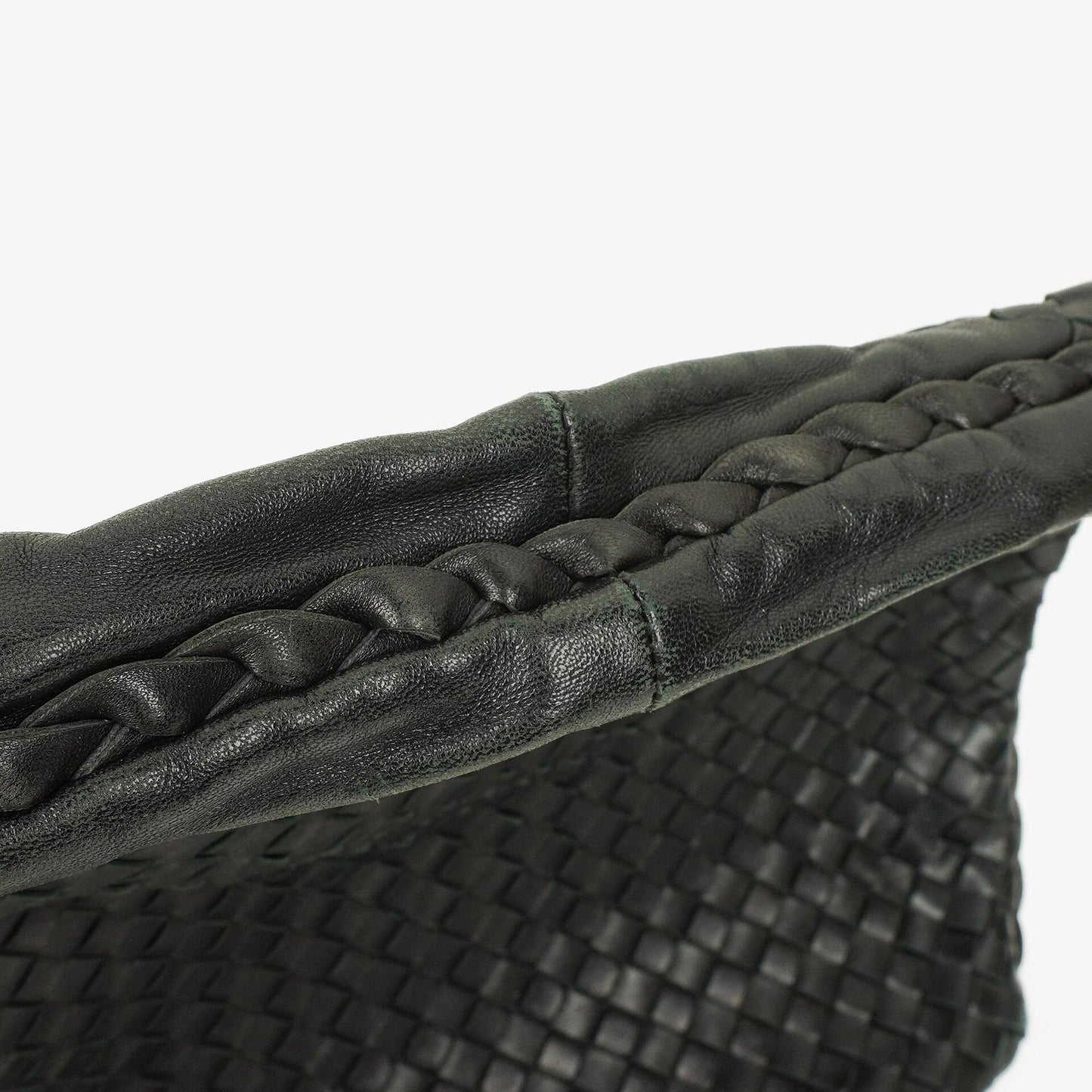 Bottega Veneta Medium Veneta Hobo Bag aus schwarzem Nappa Intrecciato