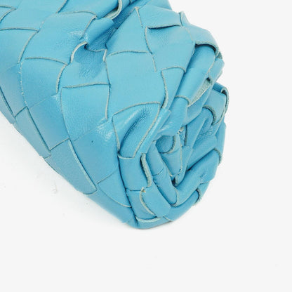 Bottega Veneta Nano Pouch aus blauem Nappa Intrecciato mit Riemen