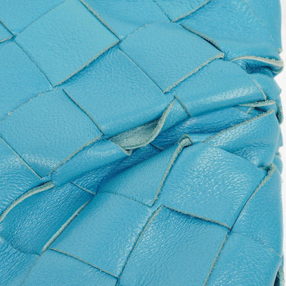 Bottega Veneta Nano Pouch aus blauem Nappa Intrecciato mit Riemen