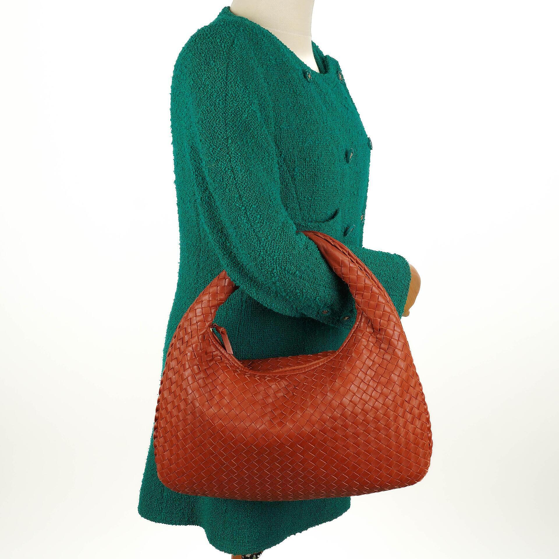 Bottega Veneta Medium Veneta Hobo-Tasche aus braunem Nappa Intrecciato