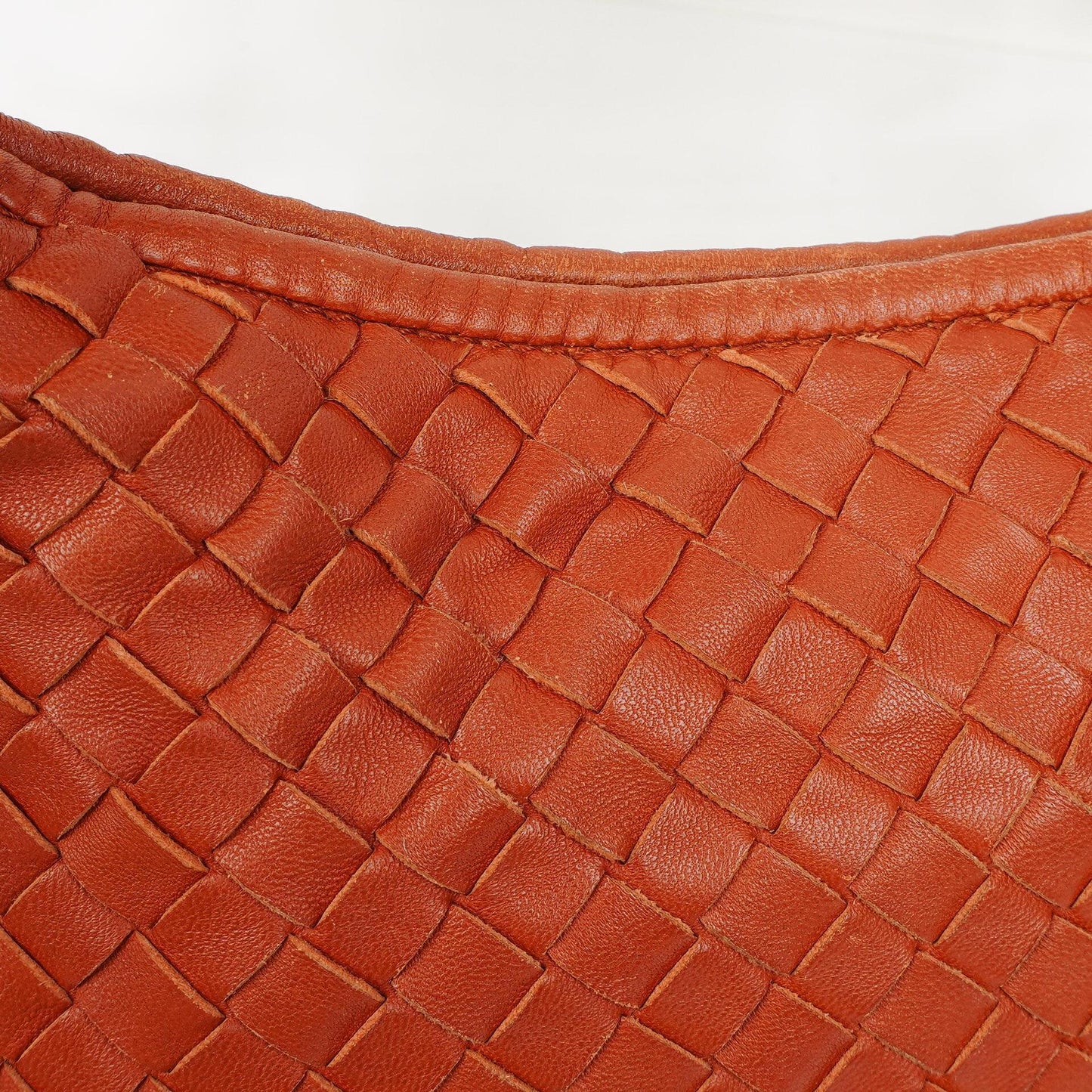 Bottega Veneta Medium Veneta Hobo-Tasche aus braunem Nappa Intrecciato