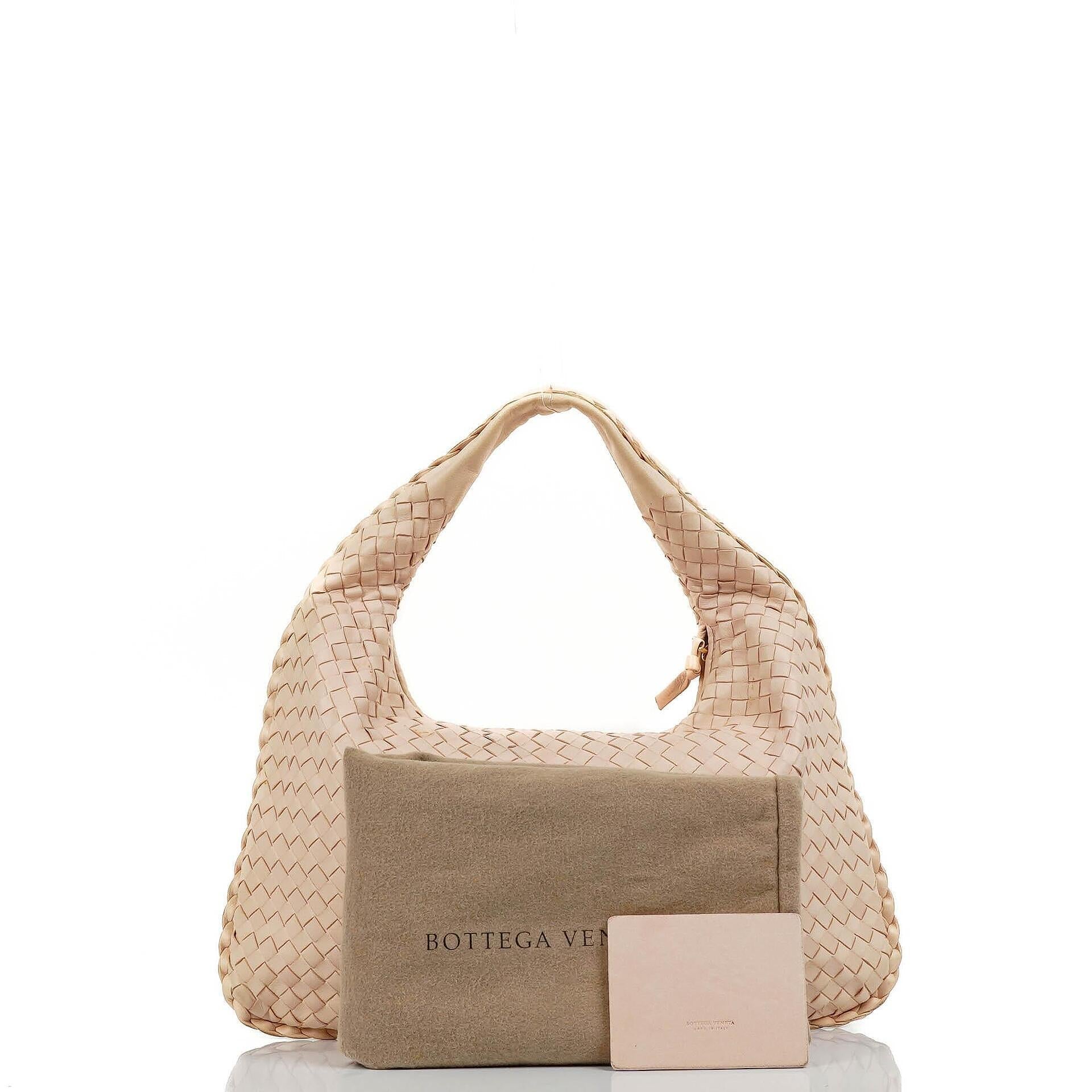 Bottega Veneta Medium Veneta Hobo-Tasche aus hellrosa Nappa Intrecciato