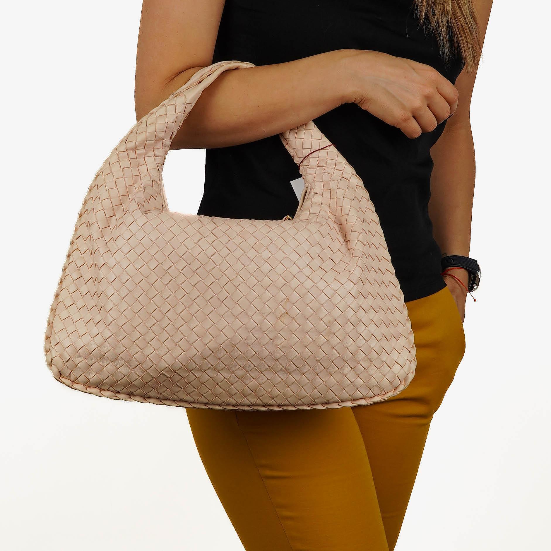 Bottega Veneta Medium Veneta Hobo-Tasche aus hellrosa Nappa Intrecciato