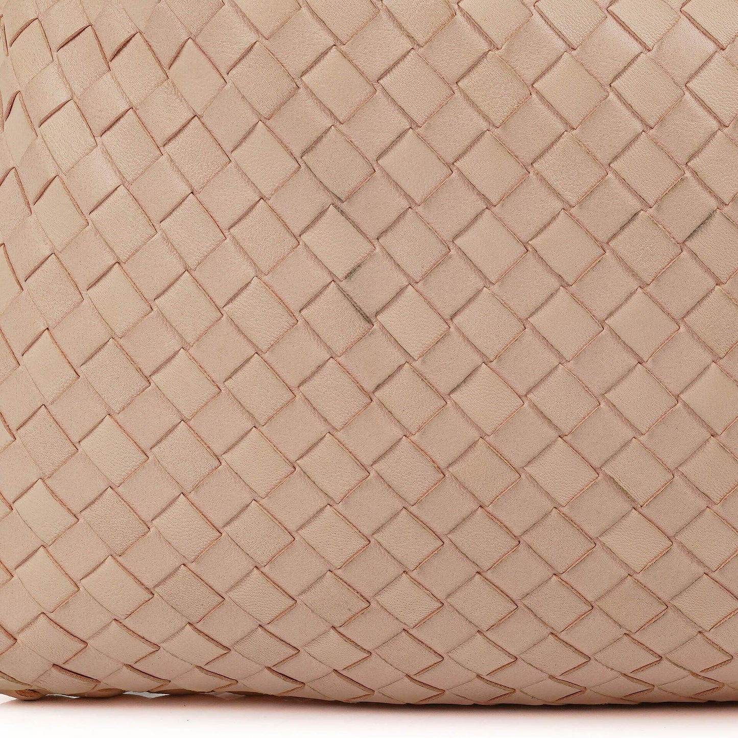 Bottega Veneta Medium Veneta Hobo-Tasche aus hellrosa Nappa Intrecciato