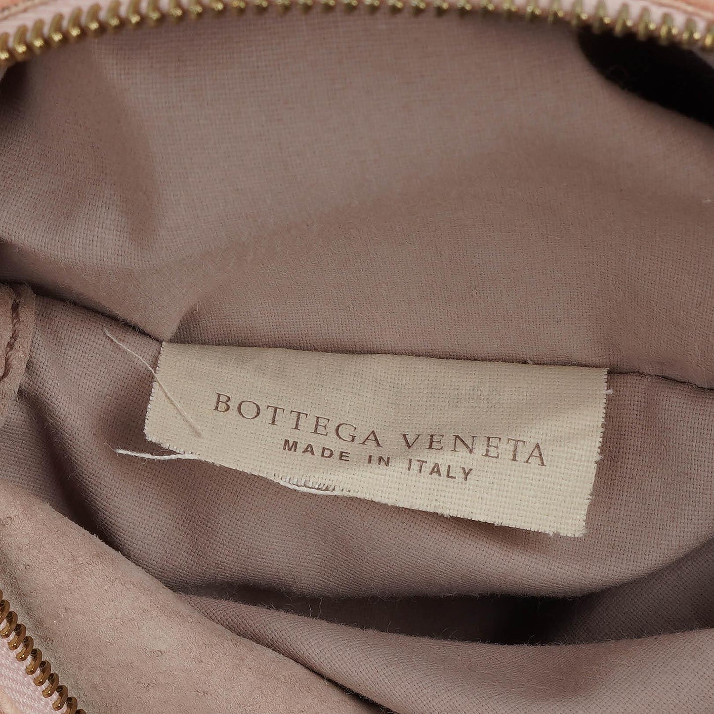 Bottega Veneta Medium Veneta Hobo-Tasche aus hellrosa Nappa Intrecciato