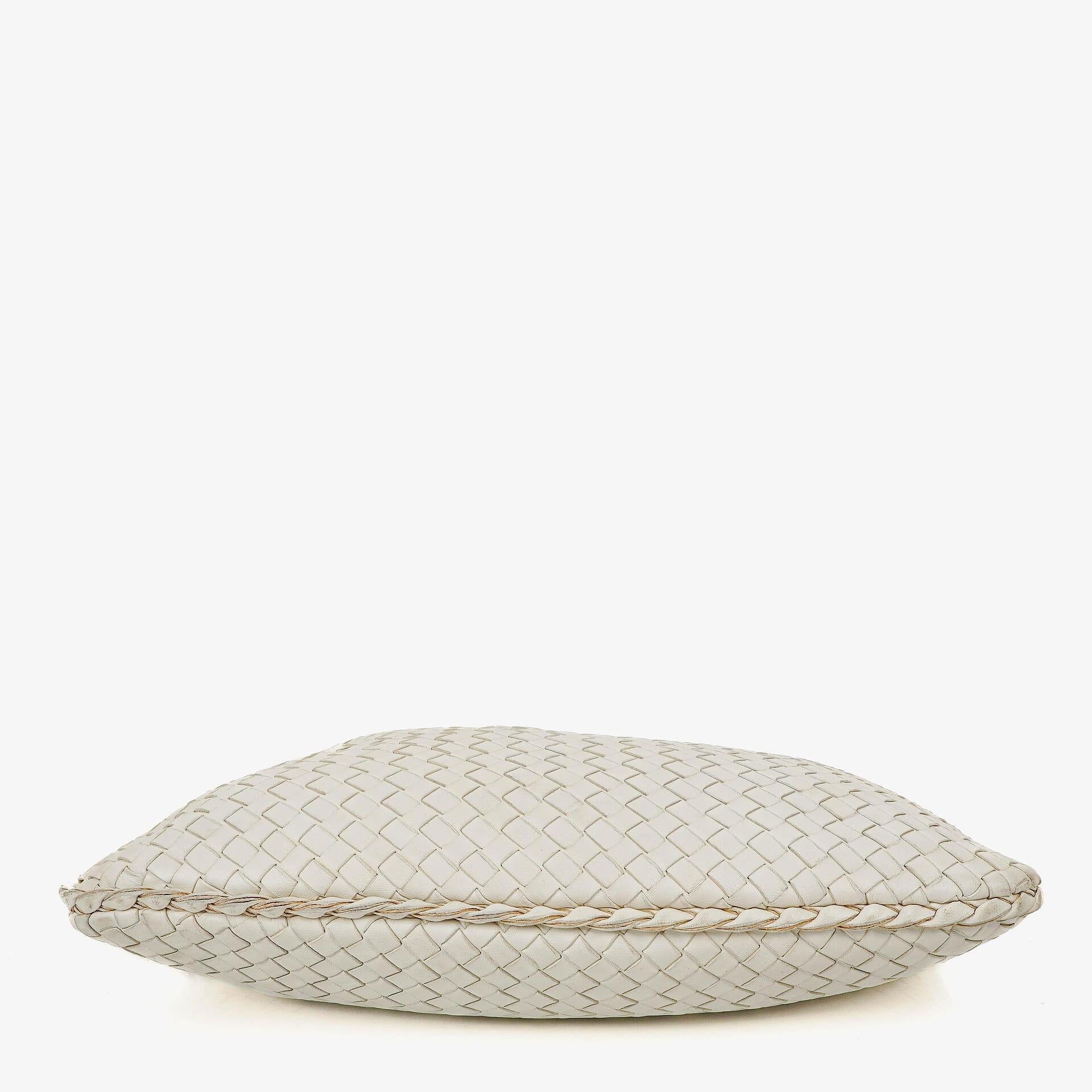 Bottega Veneta Medium Veneta Hobo aus weißem Nappa Intrecciato