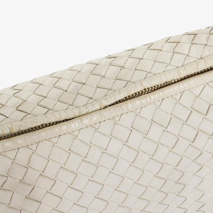 Bottega Veneta Medium Veneta Hobo aus weißem Nappa Intrecciato