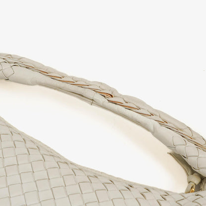 Bottega Veneta Medium Veneta Hobo aus weißem Nappa Intrecciato
