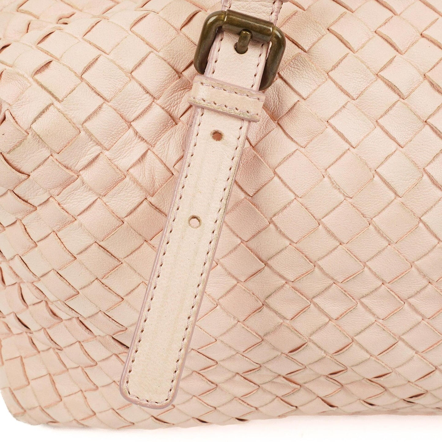 Bottega Veneta Montaigne Lotus Tasche aus Nappa Intrecciato