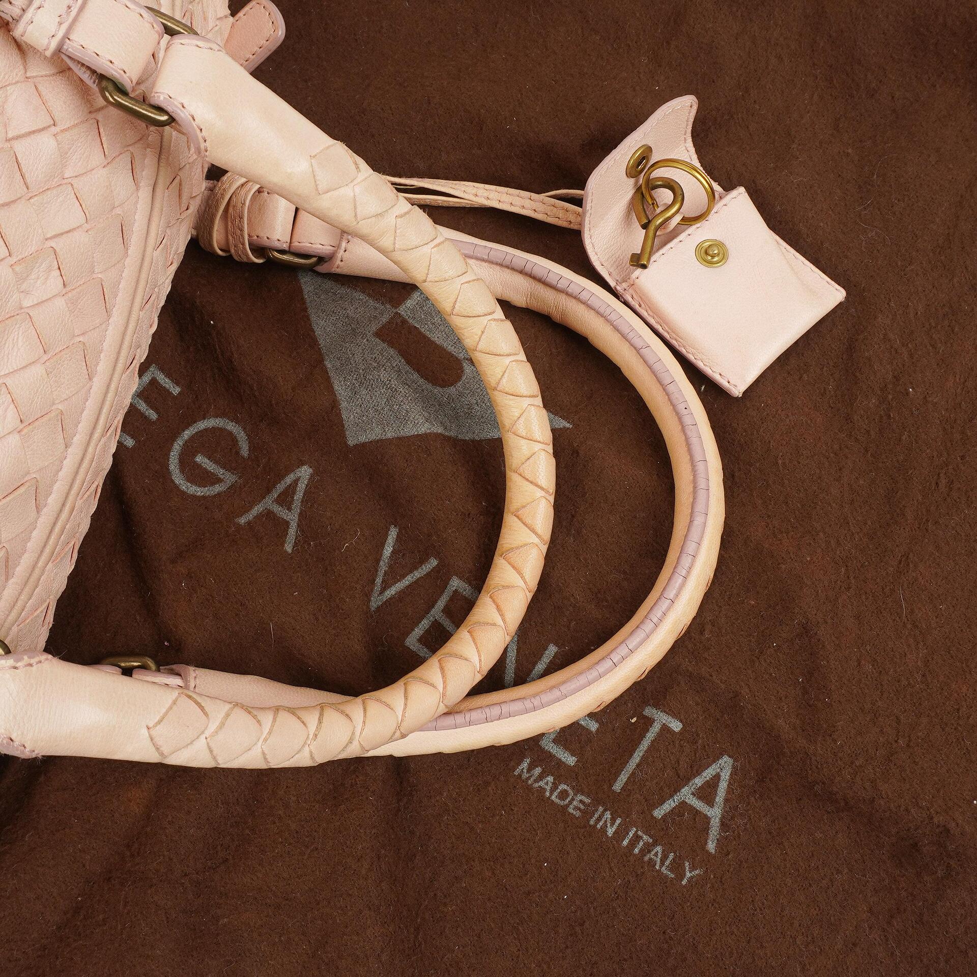 Bottega Veneta Montaigne Lotus Tasche aus Nappa Intrecciato