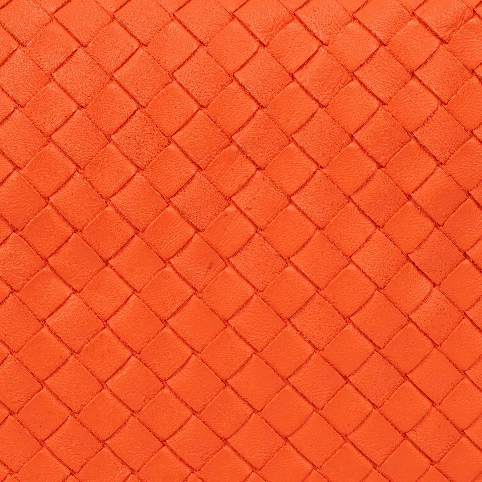 Bottega Veneta Mittelgroße Veneta Hobo aus Nappa Intrecciato in Orange