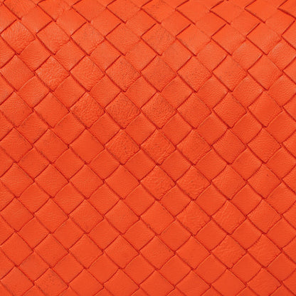 Bottega Veneta Mittelgroße Veneta Hobo aus Nappa Intrecciato in Orange