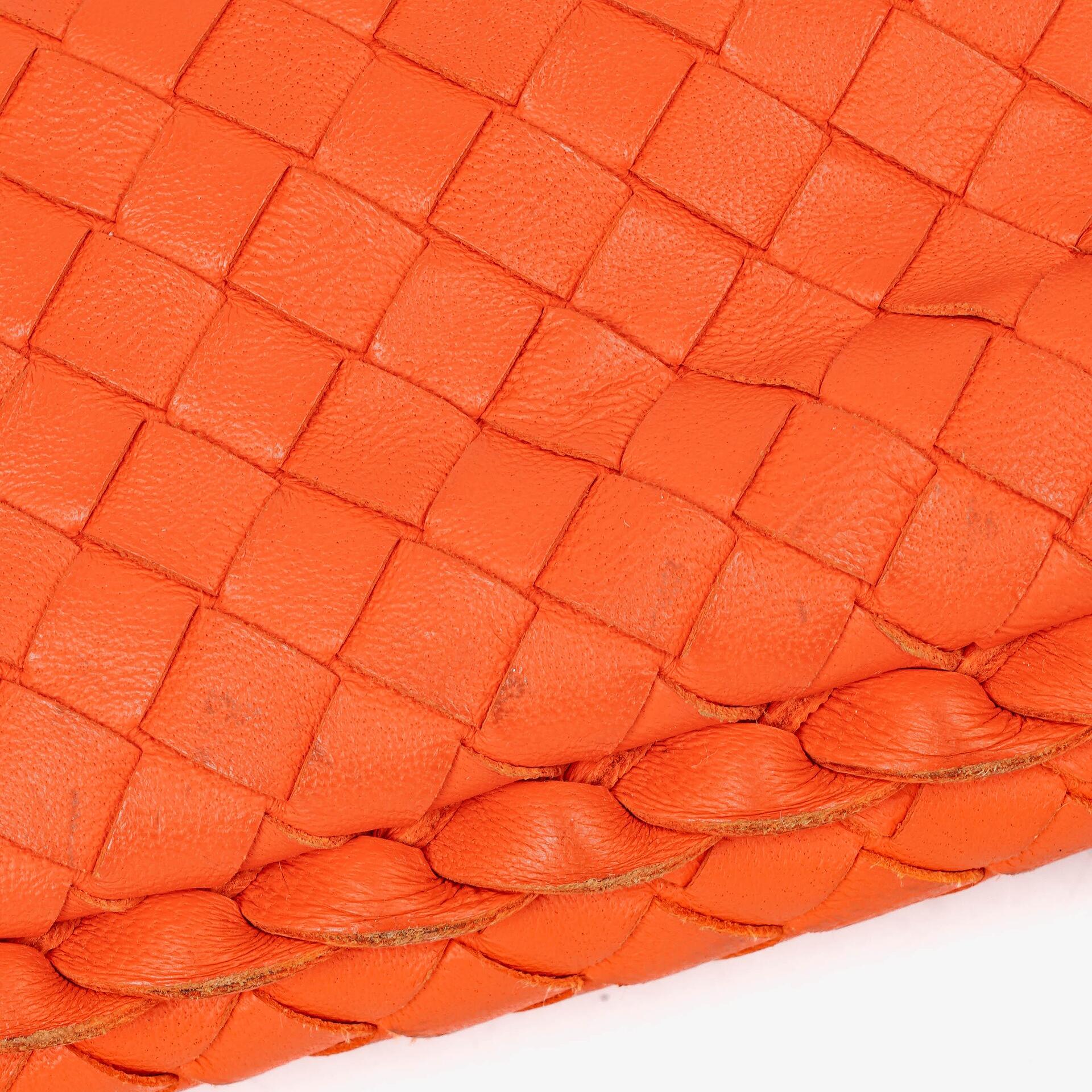 Bottega Veneta Mittelgroße Veneta Hobo aus Nappa Intrecciato in Orange