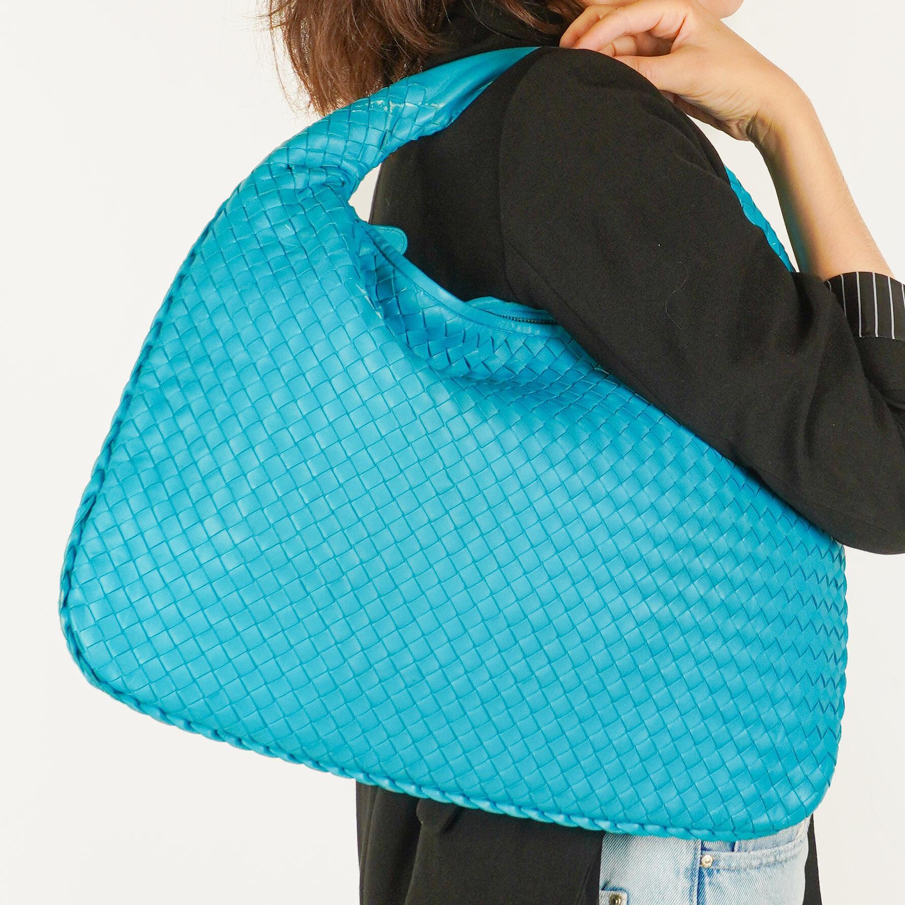 Bottega Veneta Nappa Intrecciato Türkis Veneta Große Hobo-Tasche