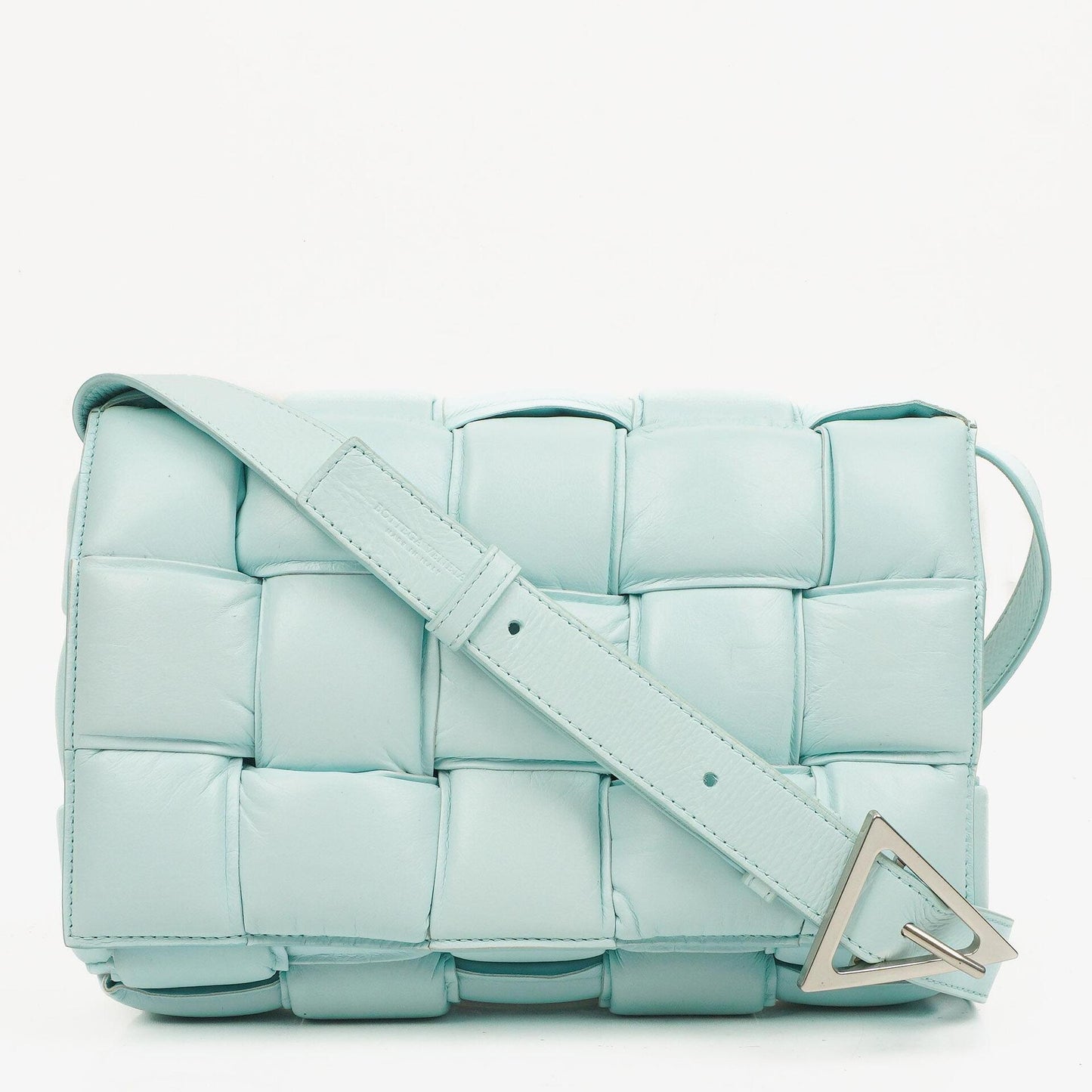 Bottega Veneta Gepolsterte Cassette Umhängetasche aus Spearmint Nappa mit Maxi Intreccio