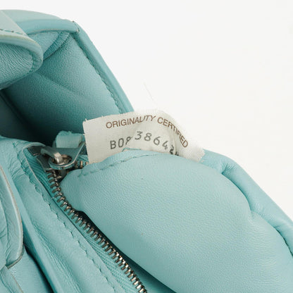 Bottega Veneta Gepolsterte Cassette Umhängetasche aus Spearmint Nappa mit Maxi Intreccio