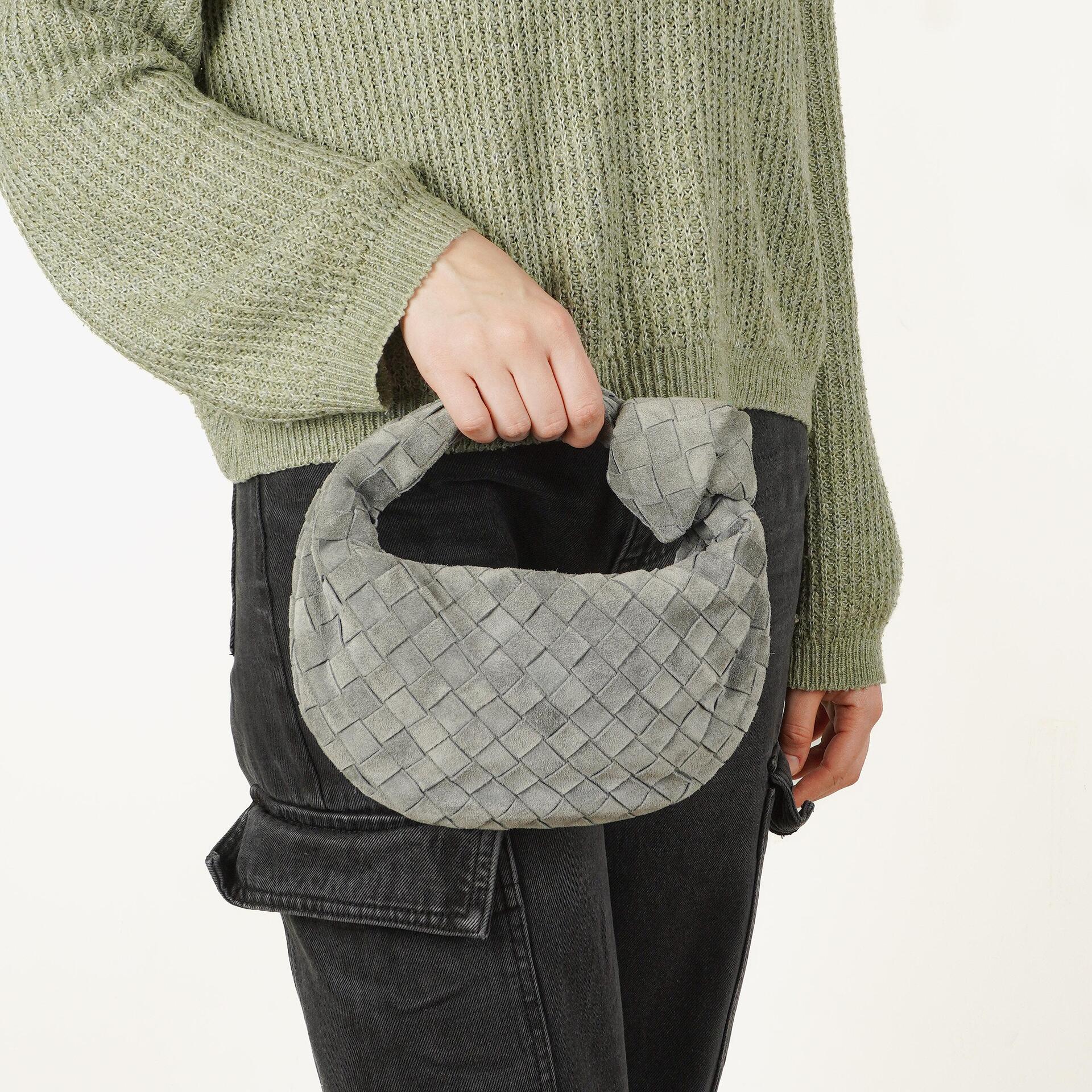 Bottega Veneta Mini Jodie Tasche aus Thunder-Wildleder mit Intrecciato-Flechtung